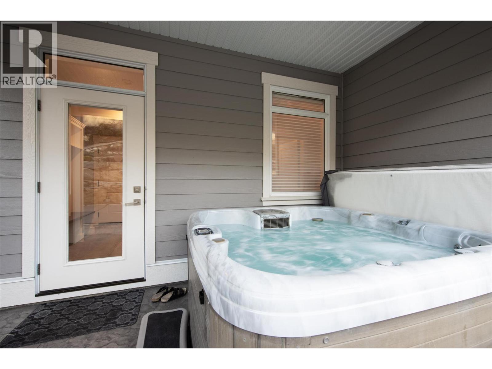 5499 Mountainside Drive, Kelowna