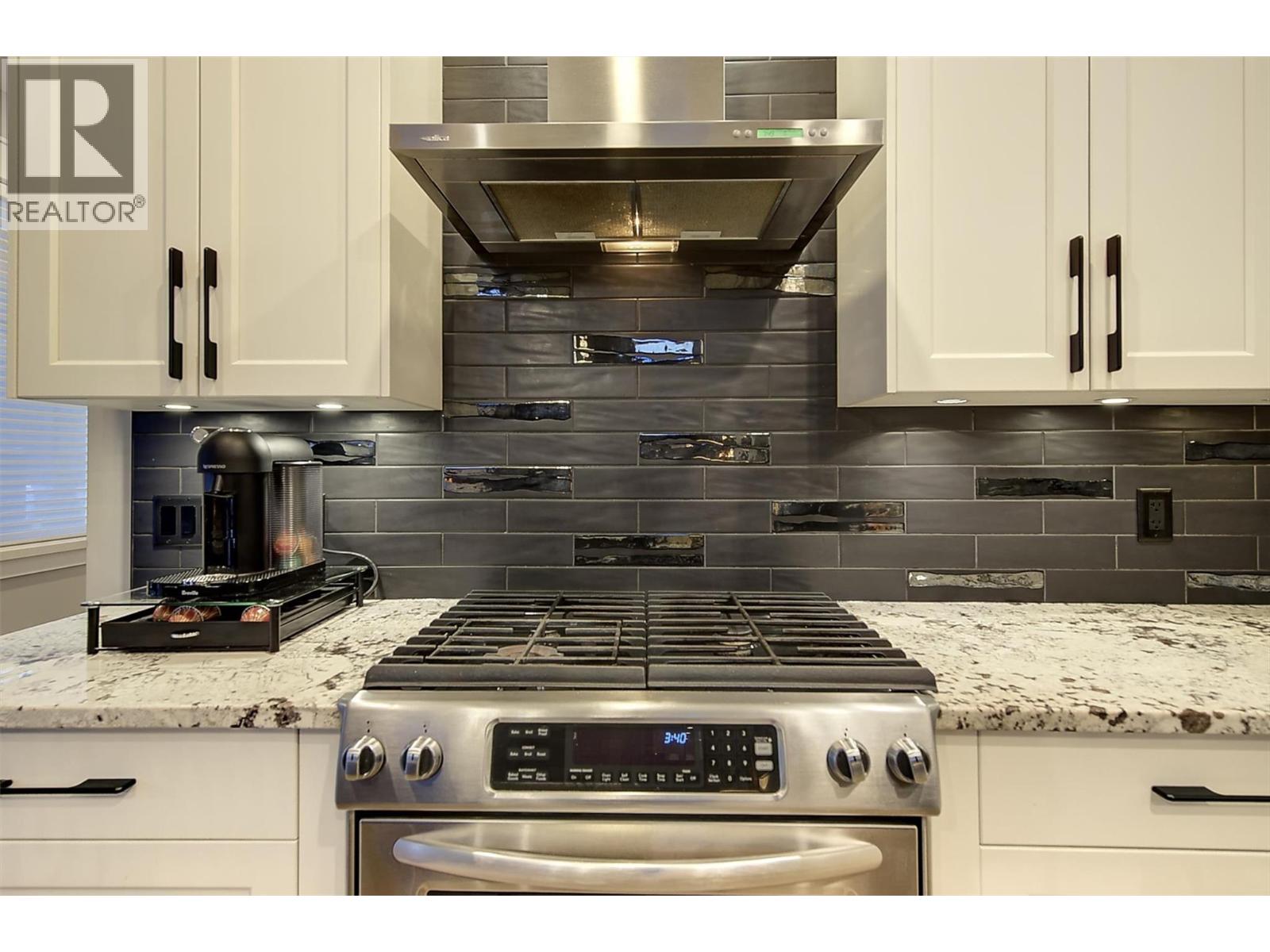 5499 Mountainside Drive, Kelowna