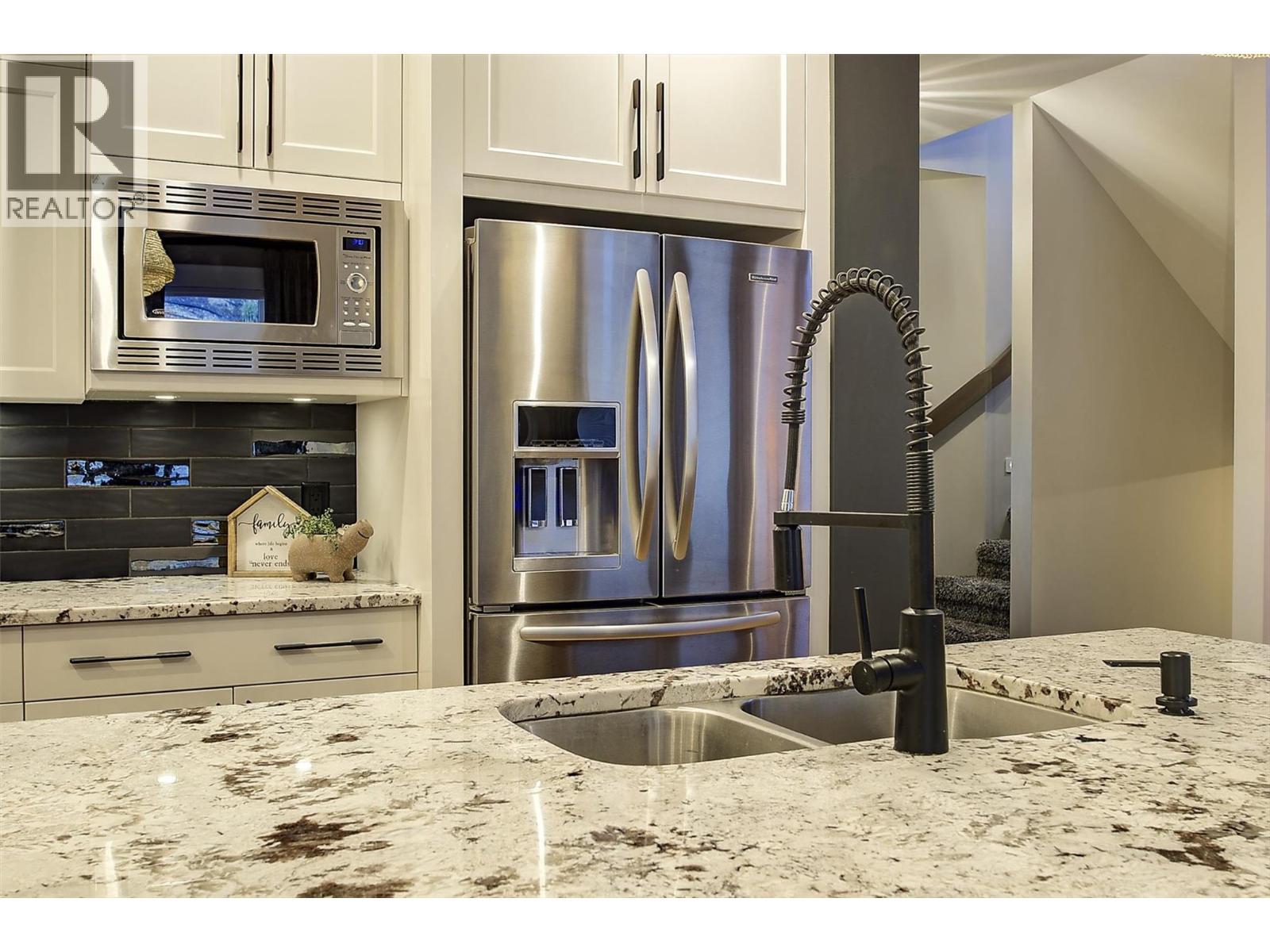 5499 Mountainside Drive, Kelowna