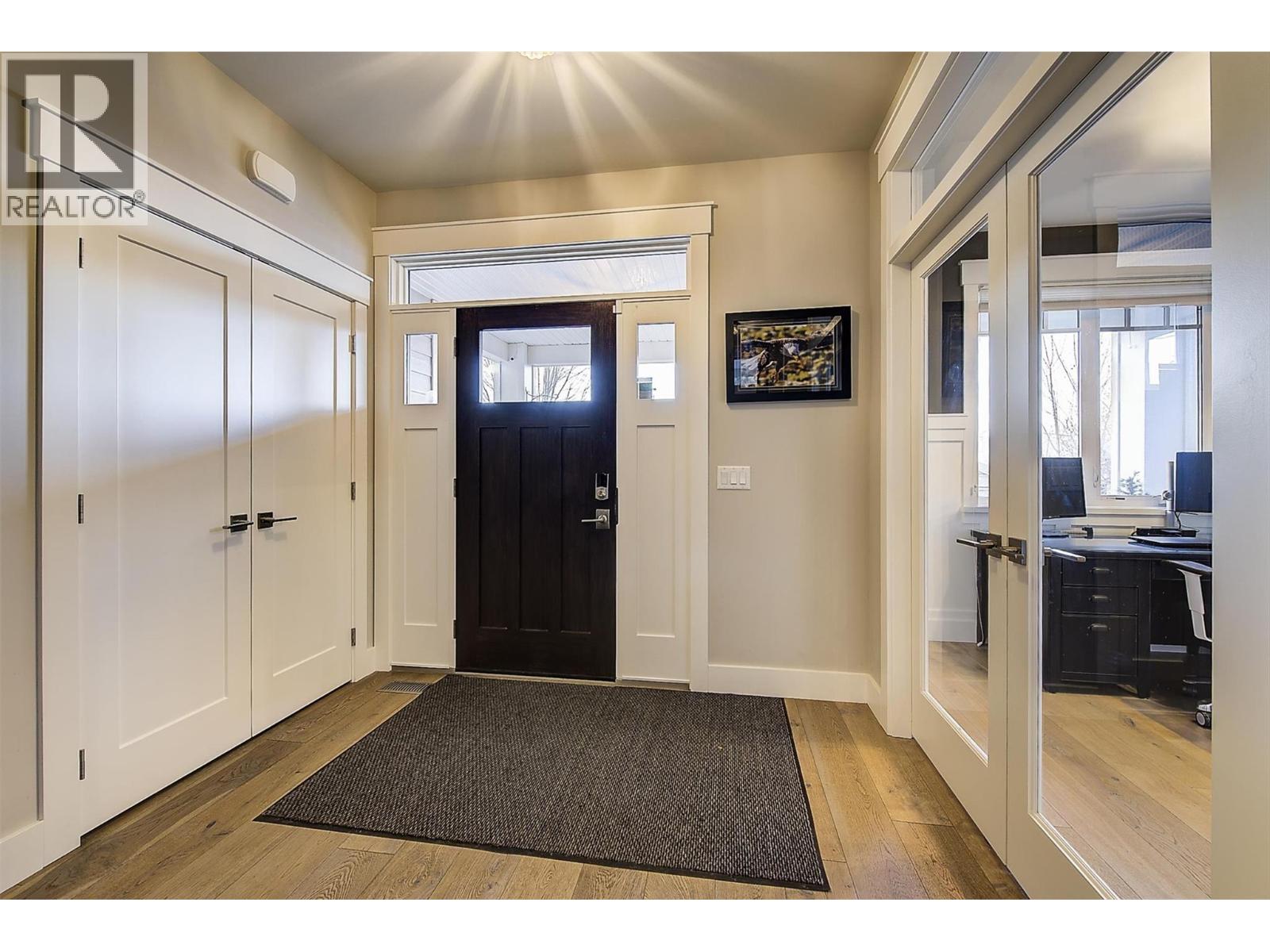 5499 Mountainside Drive, Kelowna