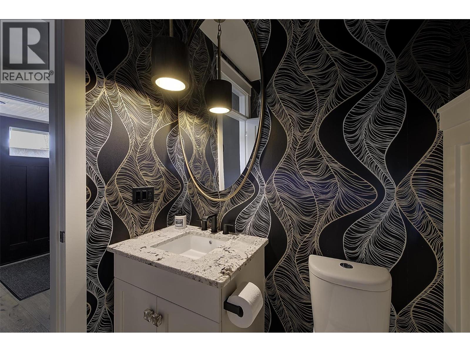 5499 Mountainside Drive, Kelowna