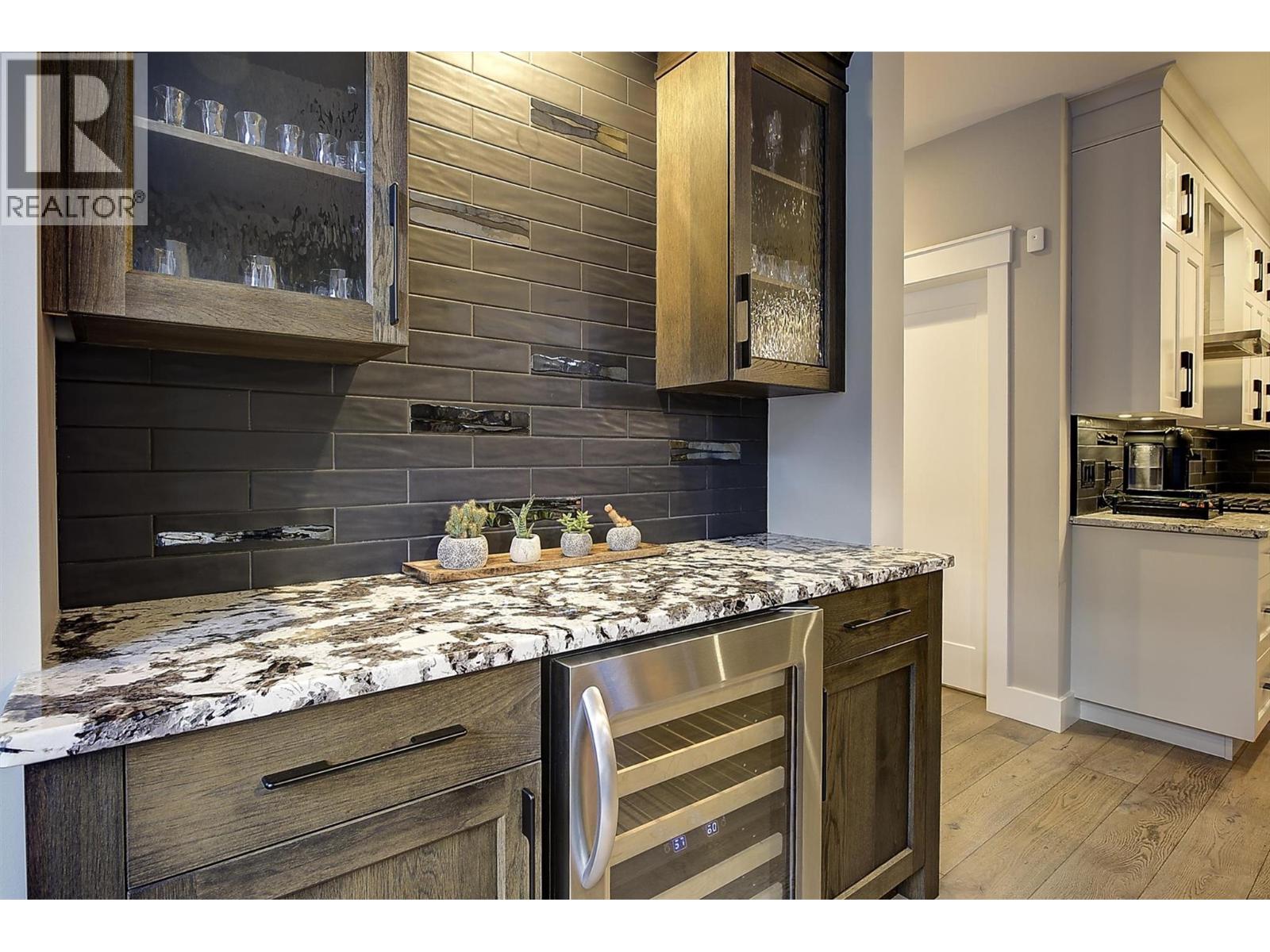 5499 Mountainside Drive, Kelowna