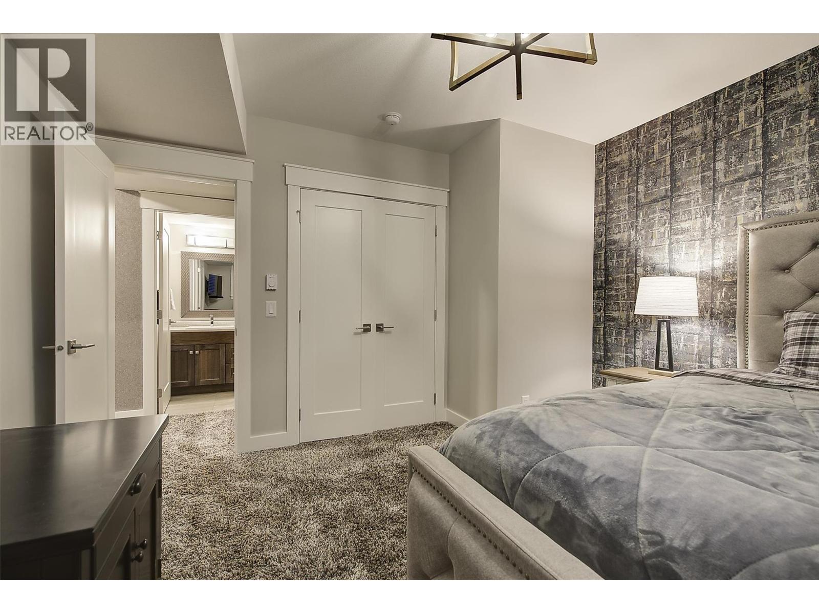 5499 Mountainside Drive, Kelowna