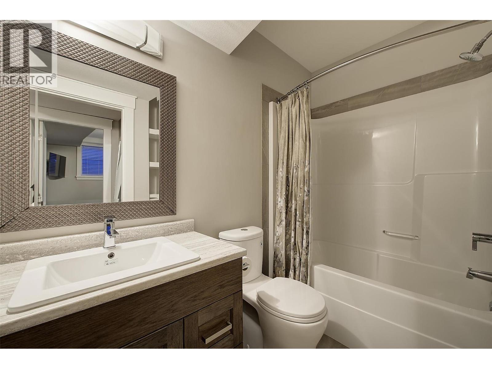 5499 Mountainside Drive, Kelowna