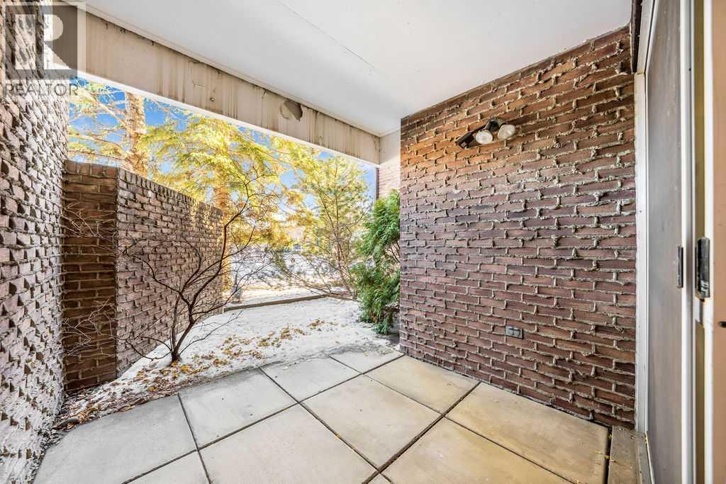 Single Family House for Sale in   Brae Glen Close SW Braeside Calgary 