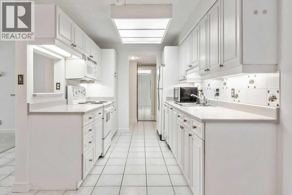 Single Family House for Sale in   Brae Glen Close SW Braeside Calgary 