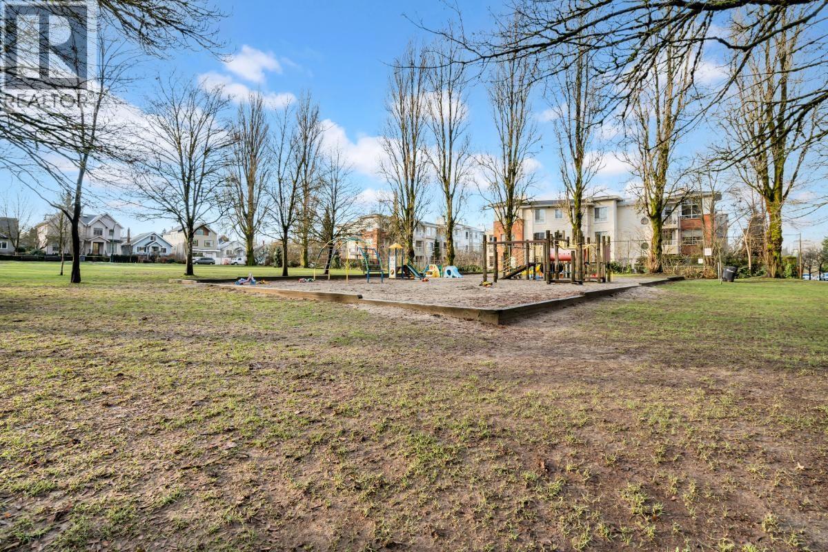 335 383 E 37TH AVENUE, Vancouver