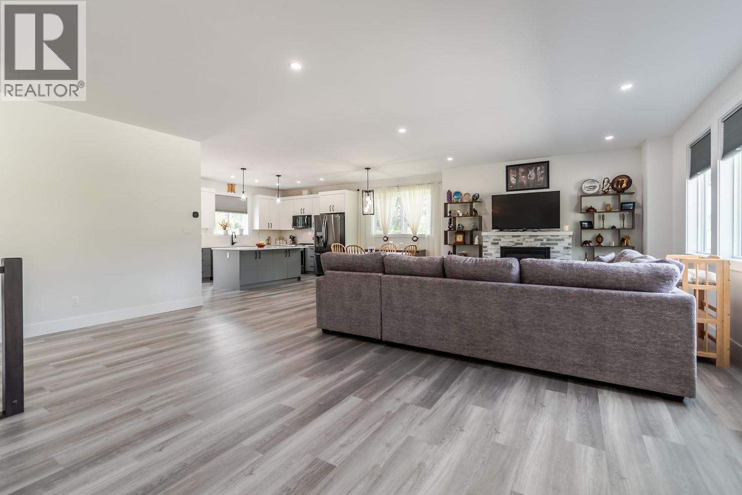 180 HOLLYWOOD Crescent - 13