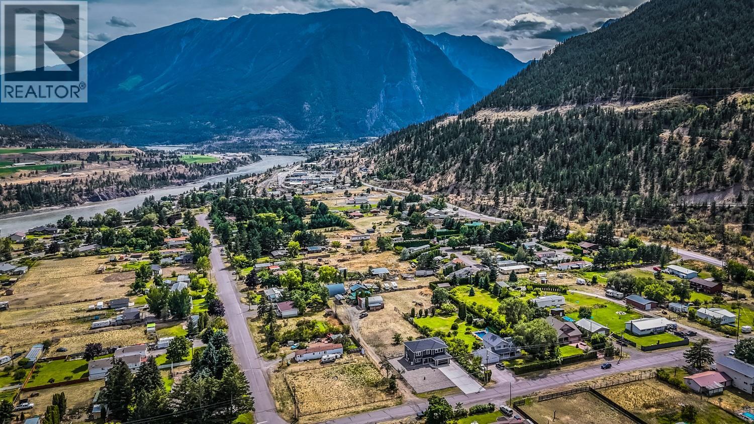 180 HOLLYWOOD CRESCENT - 30