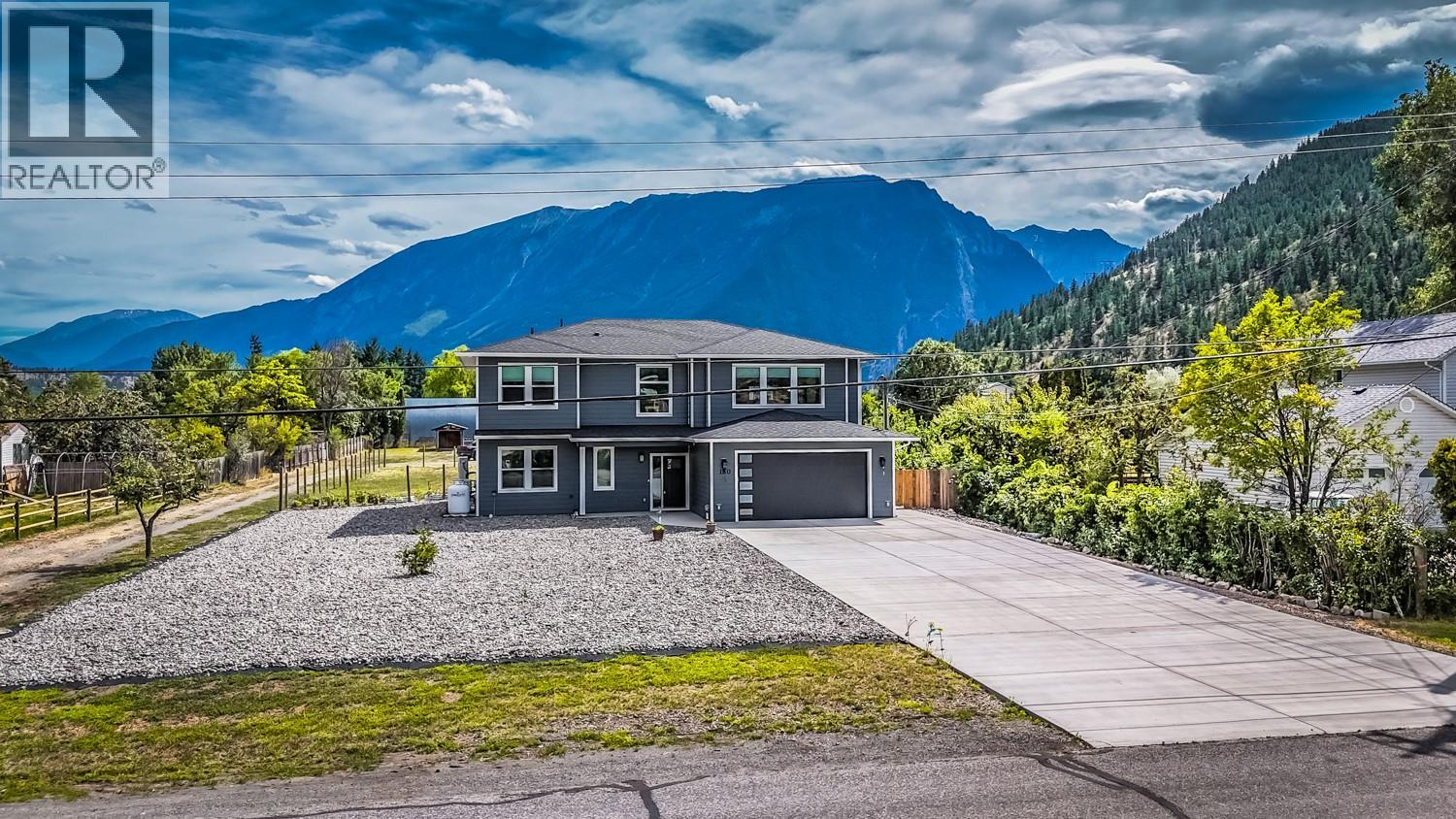 180 HOLLYWOOD CRESCENT - 31