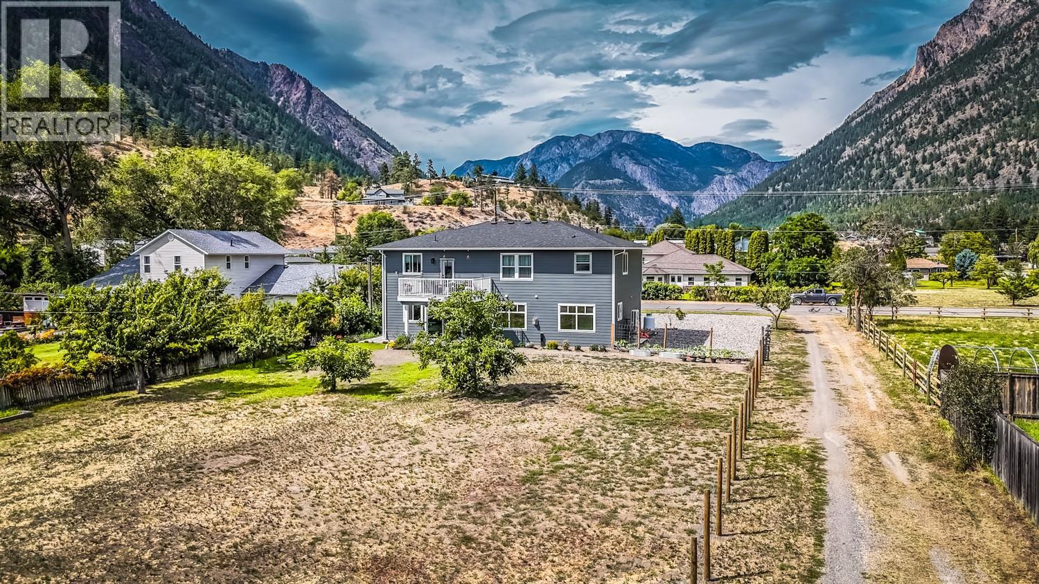 180 HOLLYWOOD CRESCENT - 33