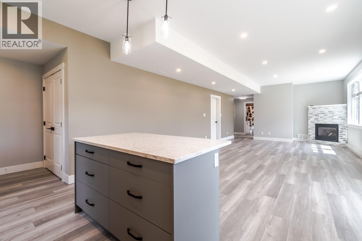 180 HOLLYWOOD Crescent - 36