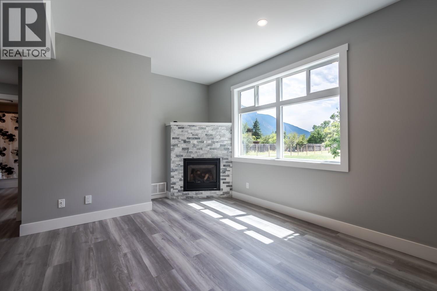 180 HOLLYWOOD Crescent - 45