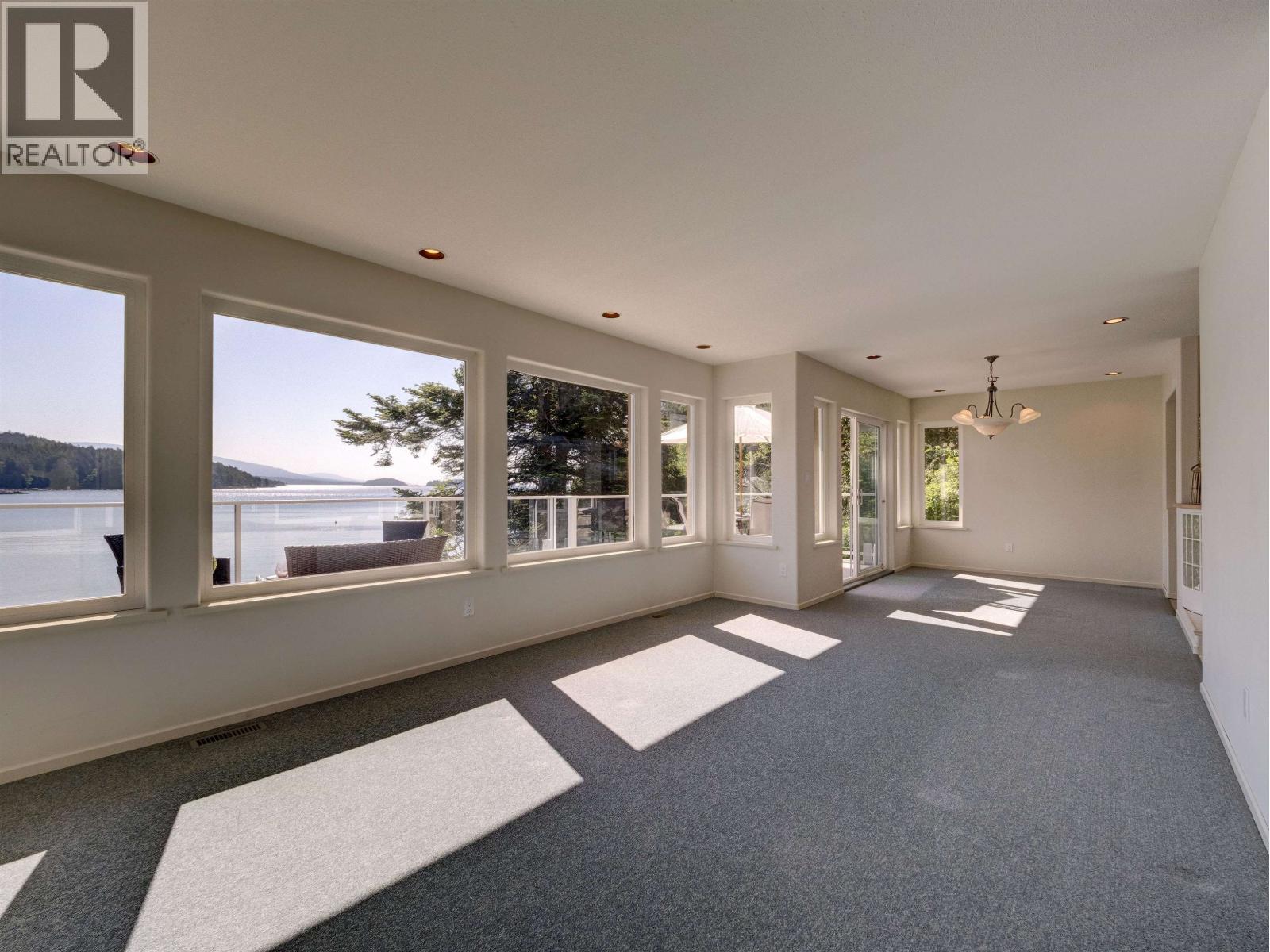 7659 REDROOFFS ROAD, Halfmoon Bay