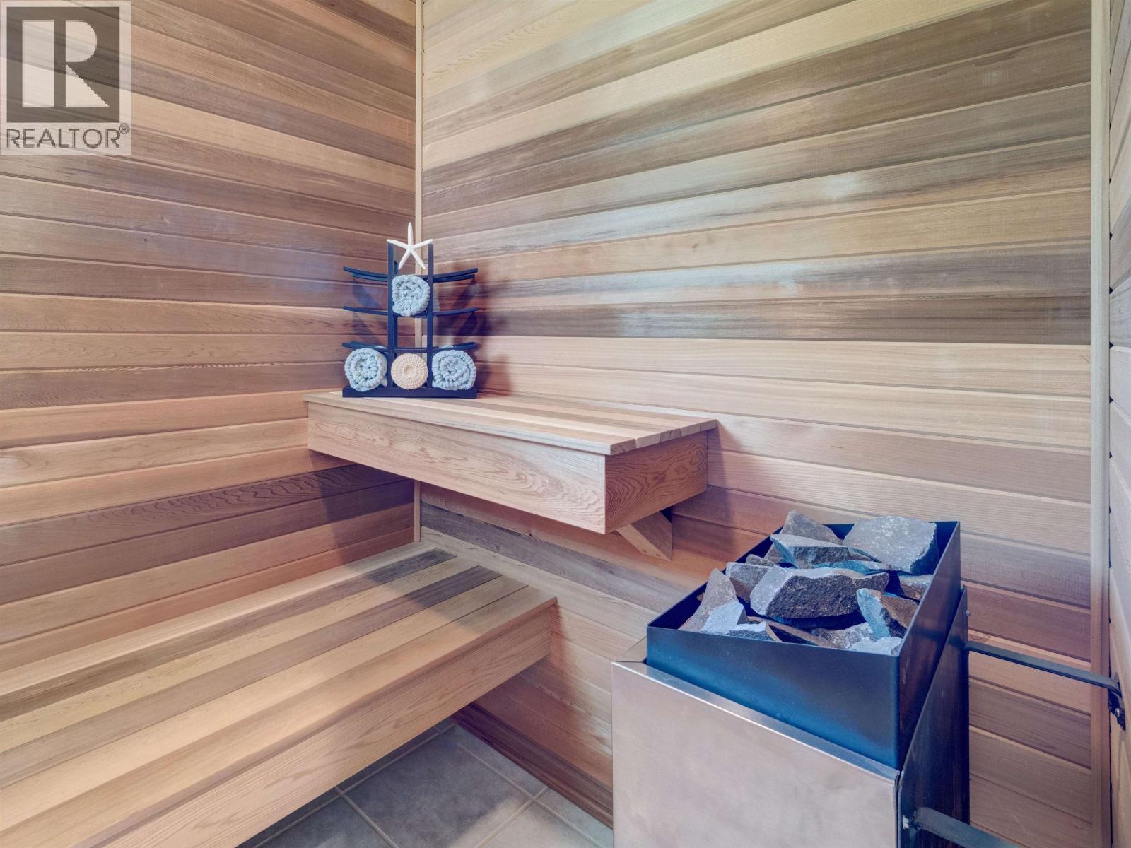 7659 REDROOFFS ROAD, Halfmoon Bay