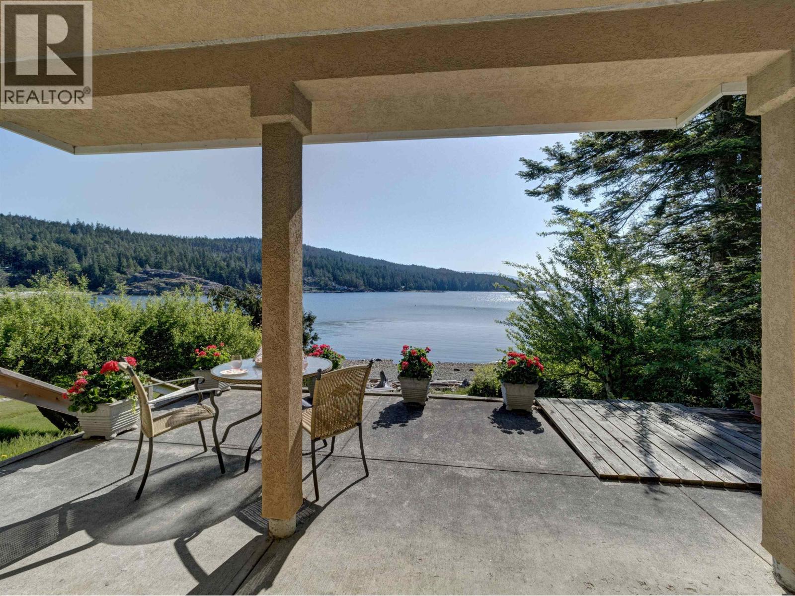 7659 REDROOFFS ROAD, Halfmoon Bay