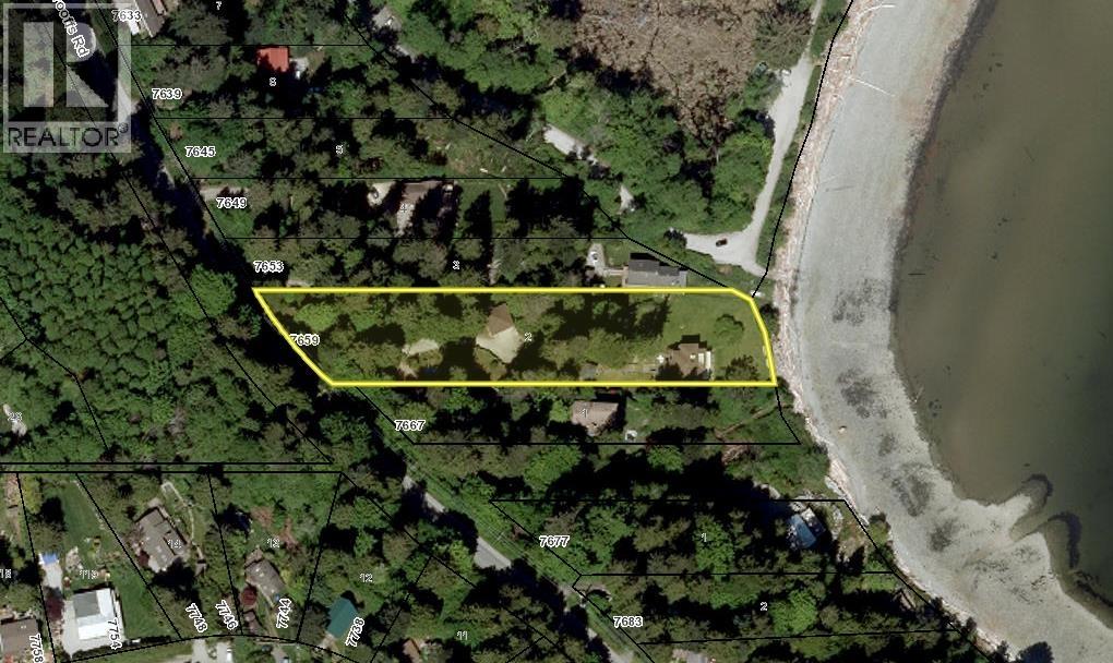 7659 REDROOFFS ROAD, Halfmoon Bay