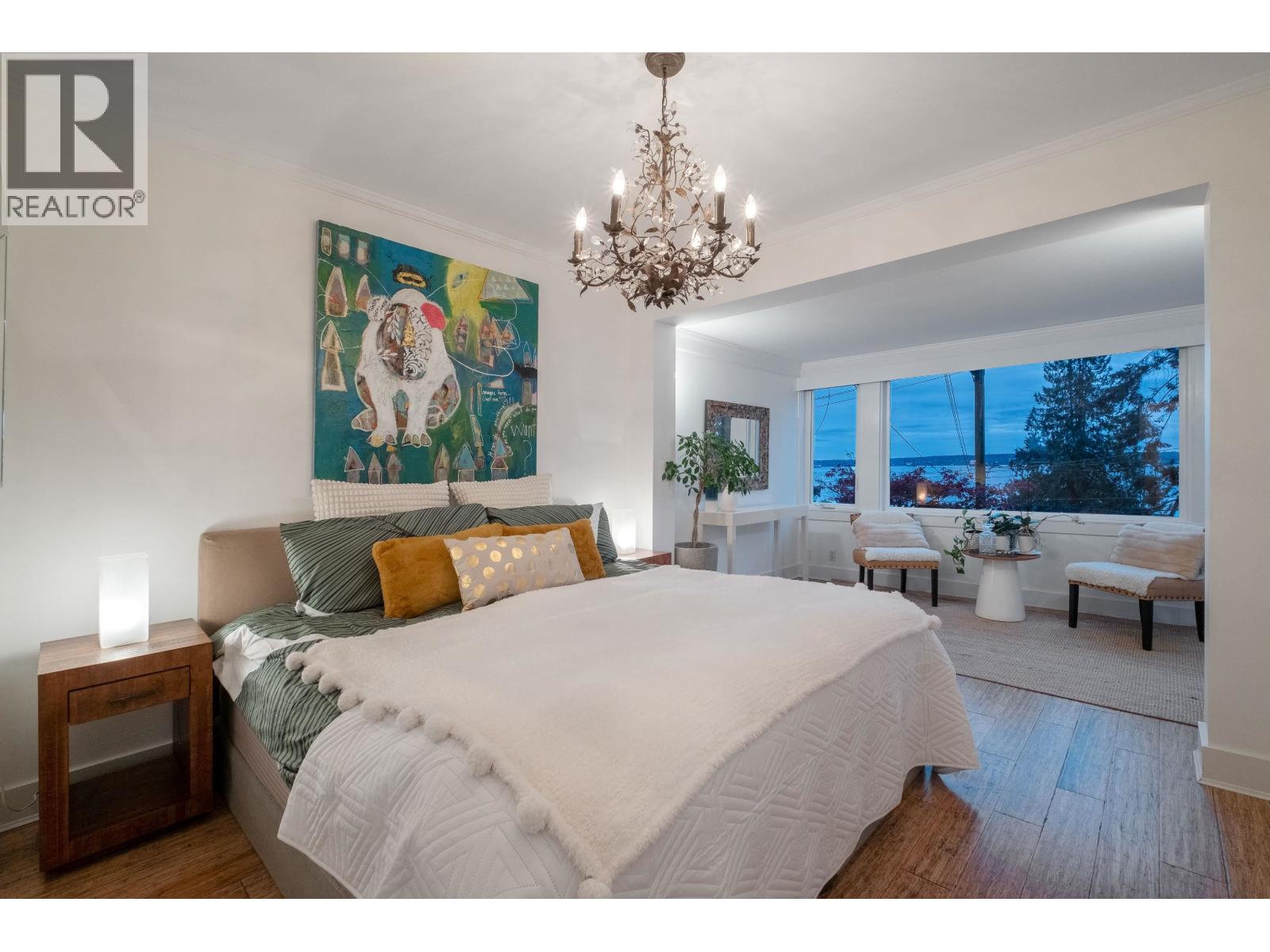 3260 TRAVERS AVENUE, West Vancouver