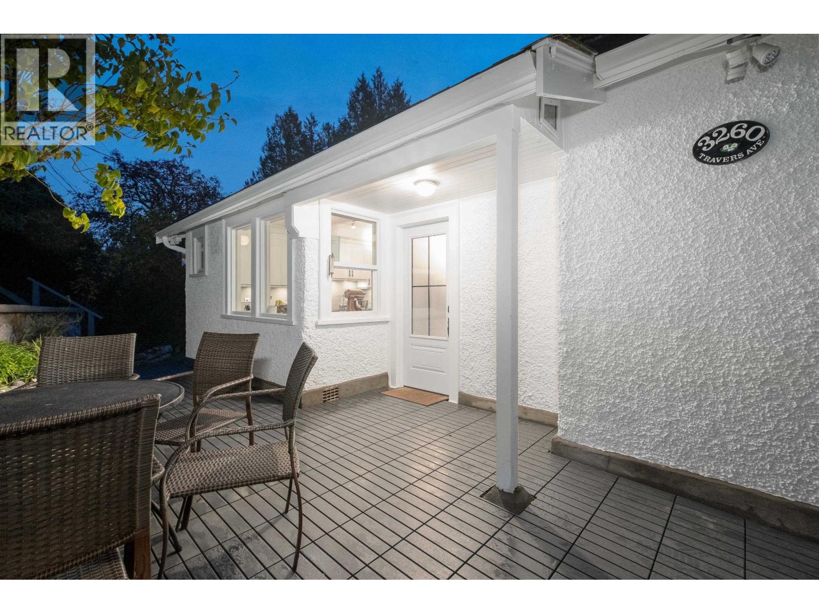 3260 TRAVERS AVENUE, West Vancouver