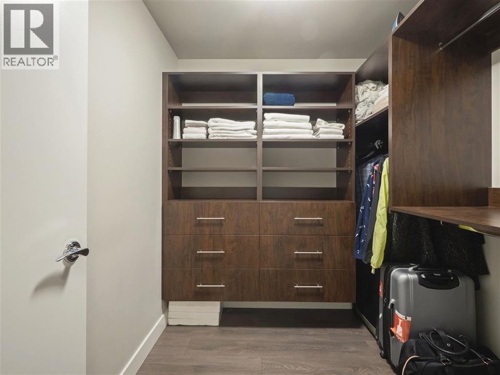 39fl 833 SEYMOUR STREET, Vancouver