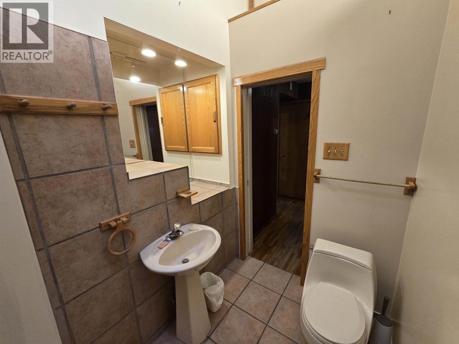 5040 AGAR Avenue, Terrace