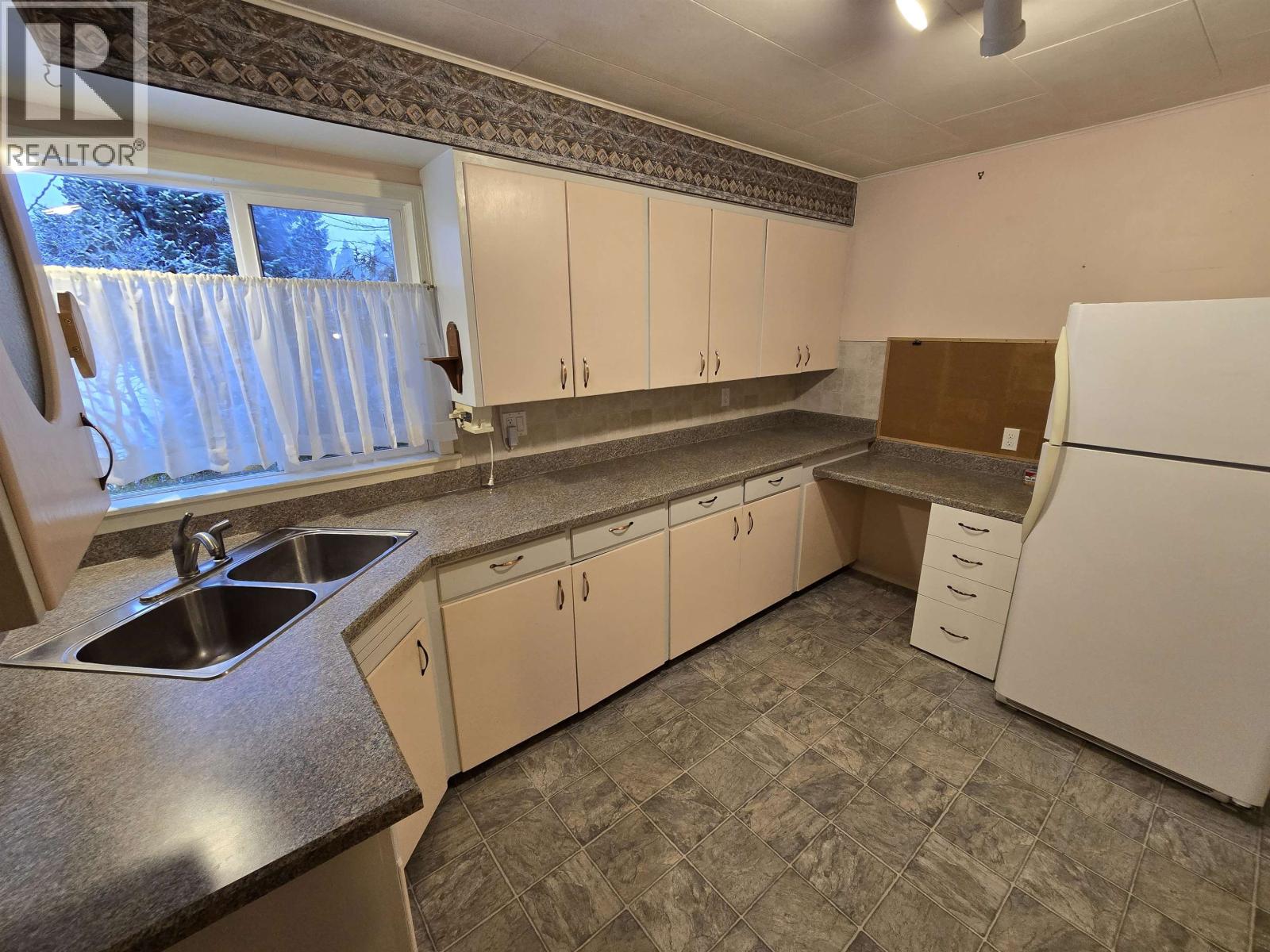 5040 AGAR Avenue, Terrace