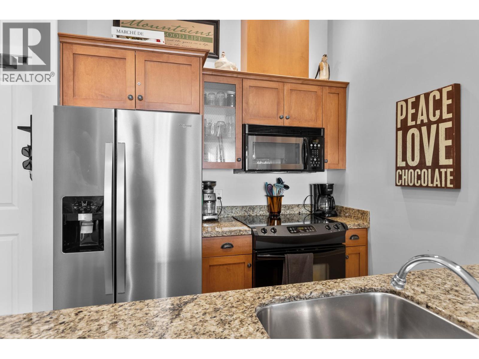 107/107A 255 Feathertop Way, Big White