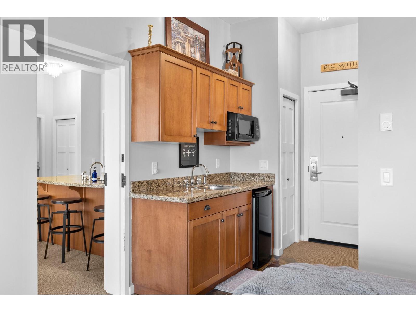 107/107A 255 Feathertop Way, Big White