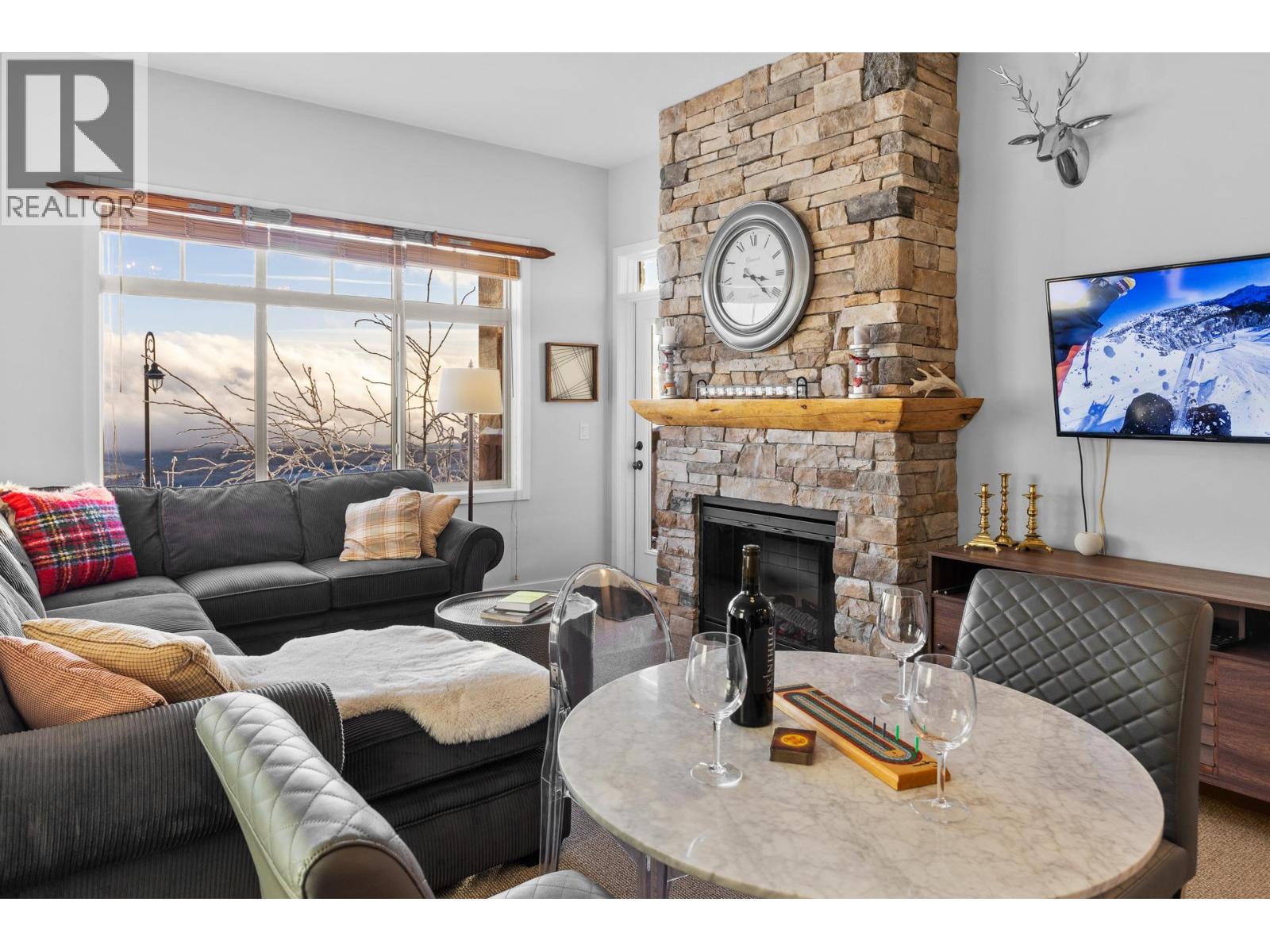 107/107A 255 Feathertop Way, Big White