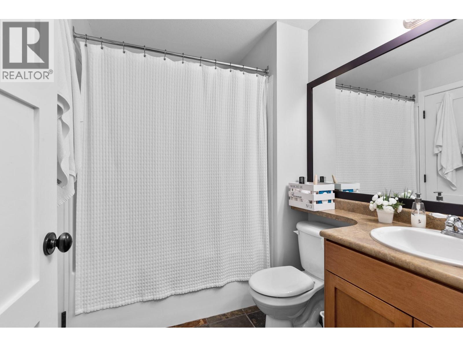 107/107A 255 Feathertop Way, Big White