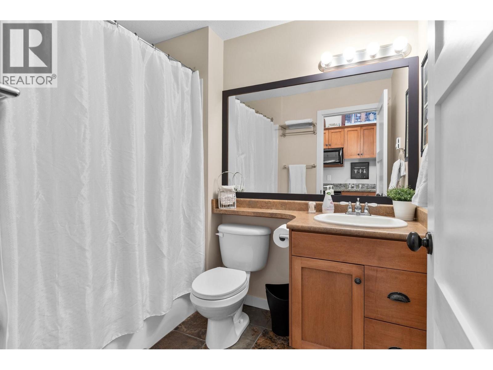 107/107A 255 Feathertop Way, Big White