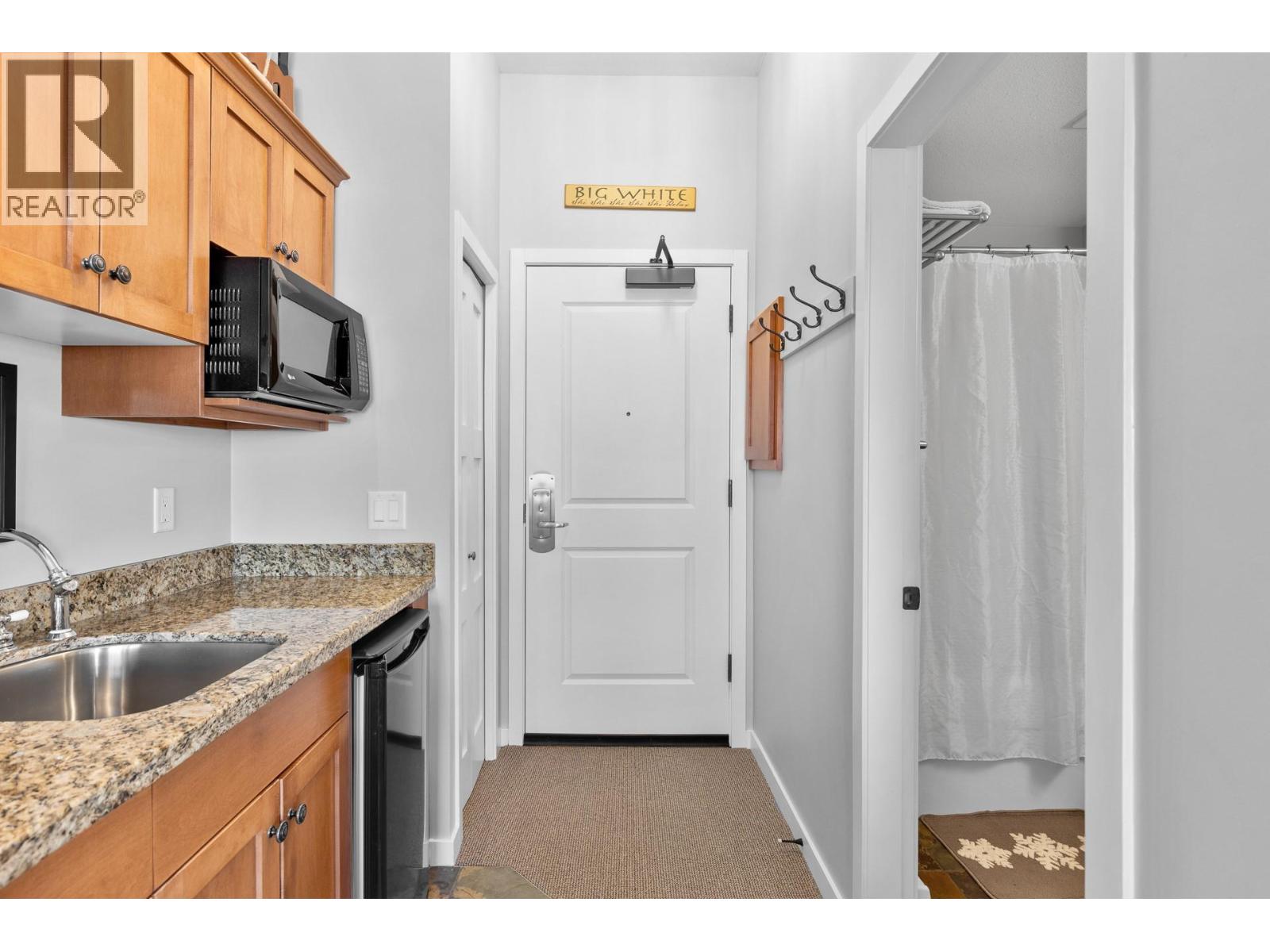 107/107A 255 Feathertop Way, Big White