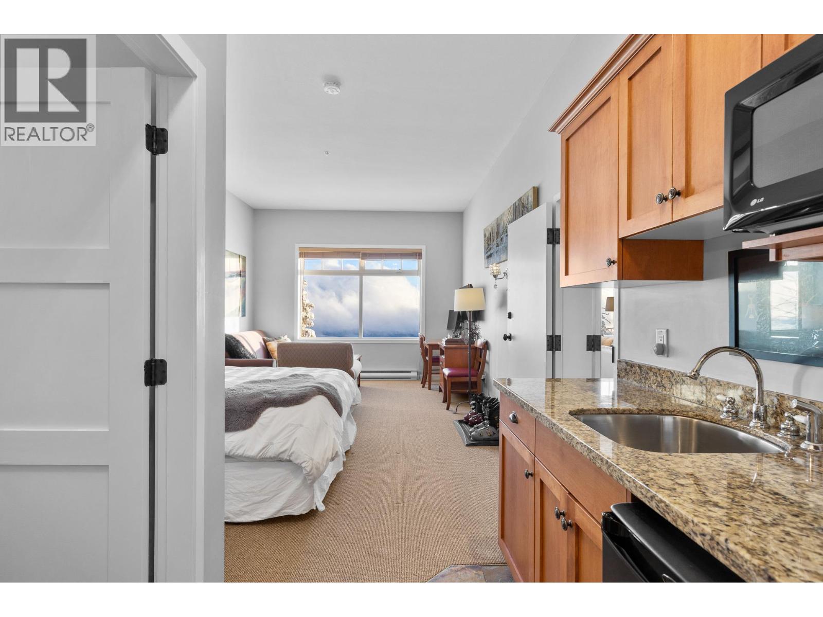 107/107A 255 Feathertop Way, Big White