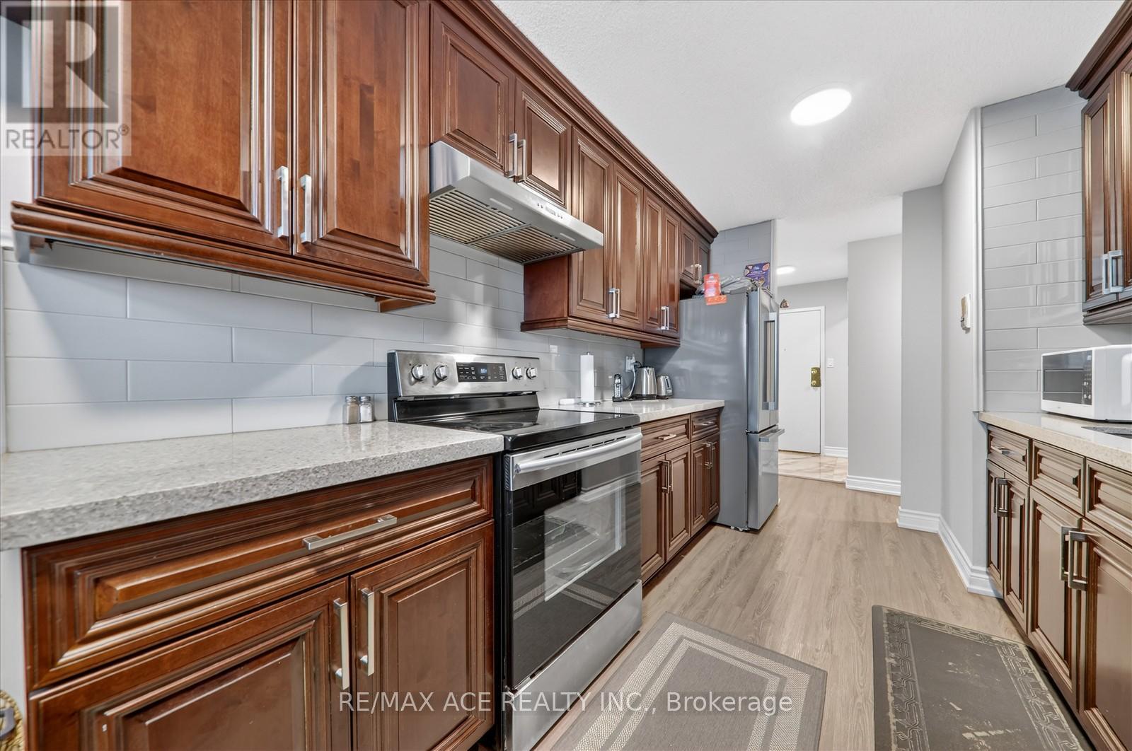 #1414 100 WINGARDEN COURT - 17