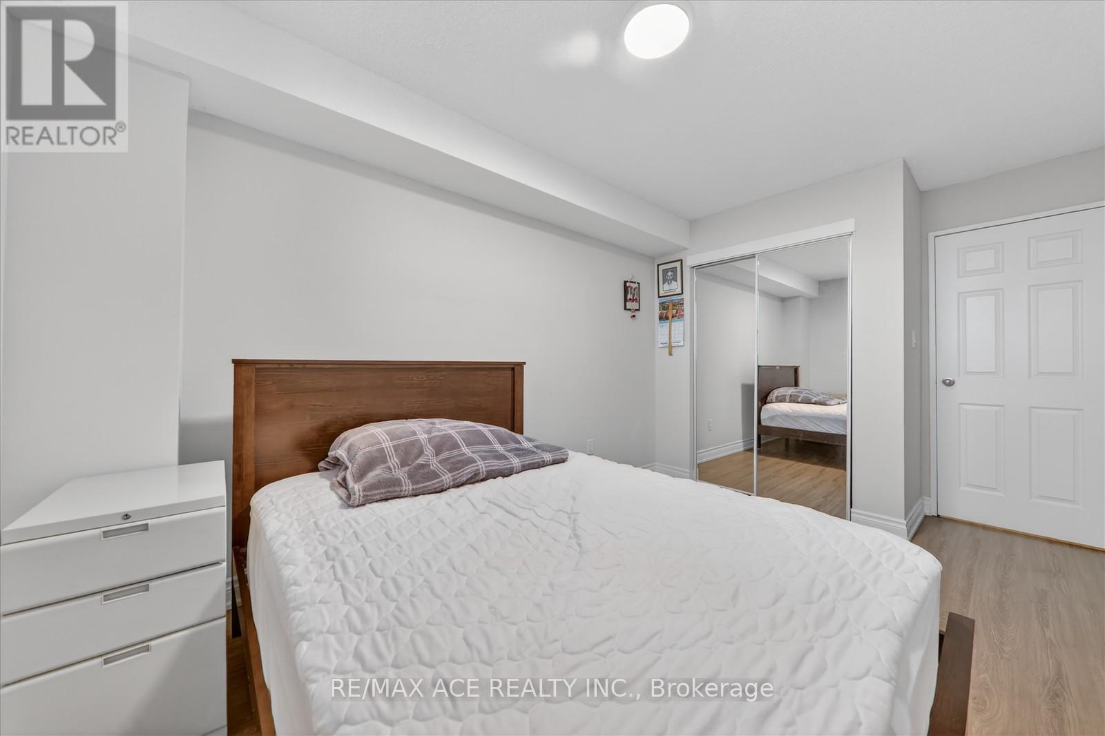 #1414 100 WINGARDEN COURT - 19
