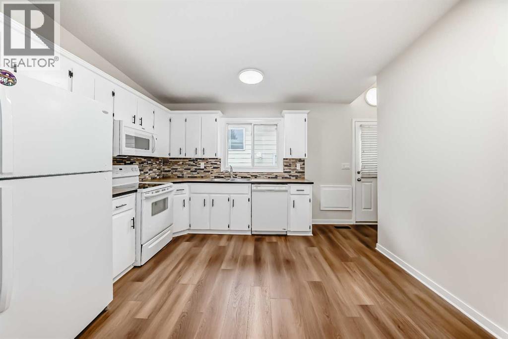 Single Family House 4 Level for Sale in   Street NW Dalhousie Calgary 