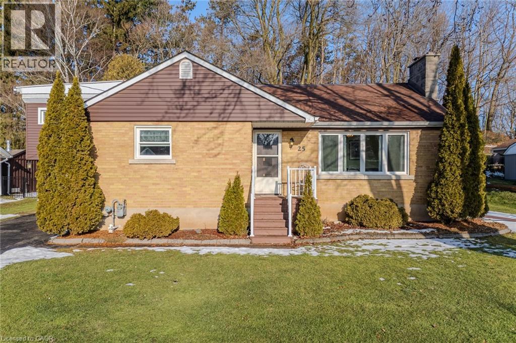 25 CHARLTON Crescent - Photo 2 of 50, Simcoe, Ontario