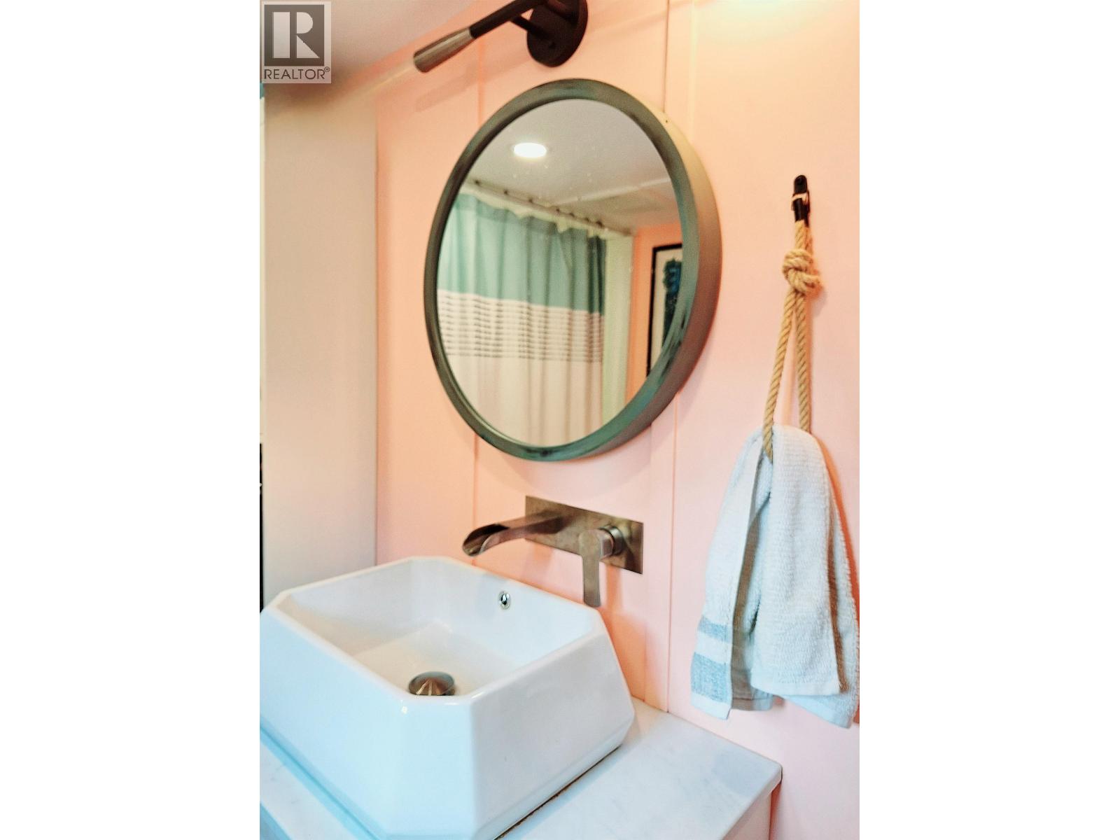 4525 RIVER Road West, Delta