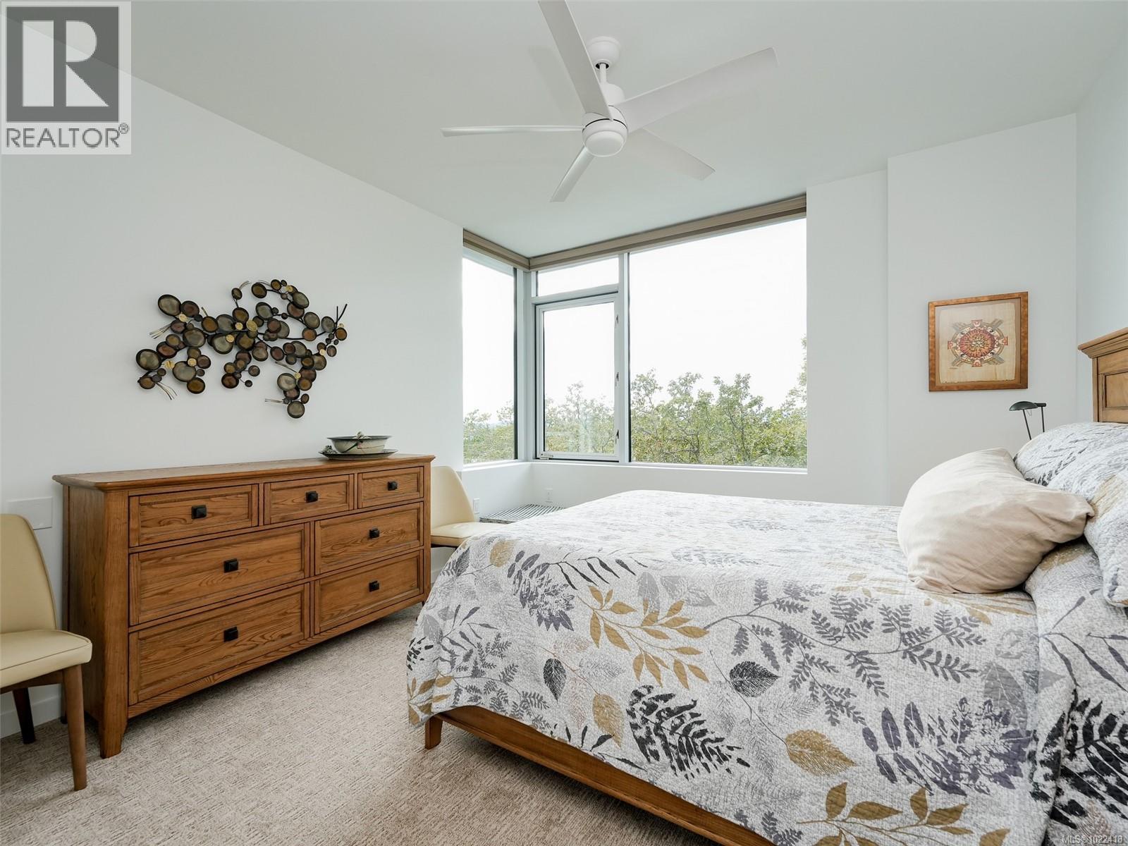 603 4009 Rainbow Hill Lane, Saanich