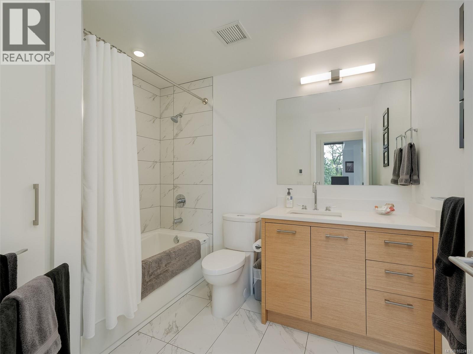 603 4009 Rainbow Hill Lane, Saanich