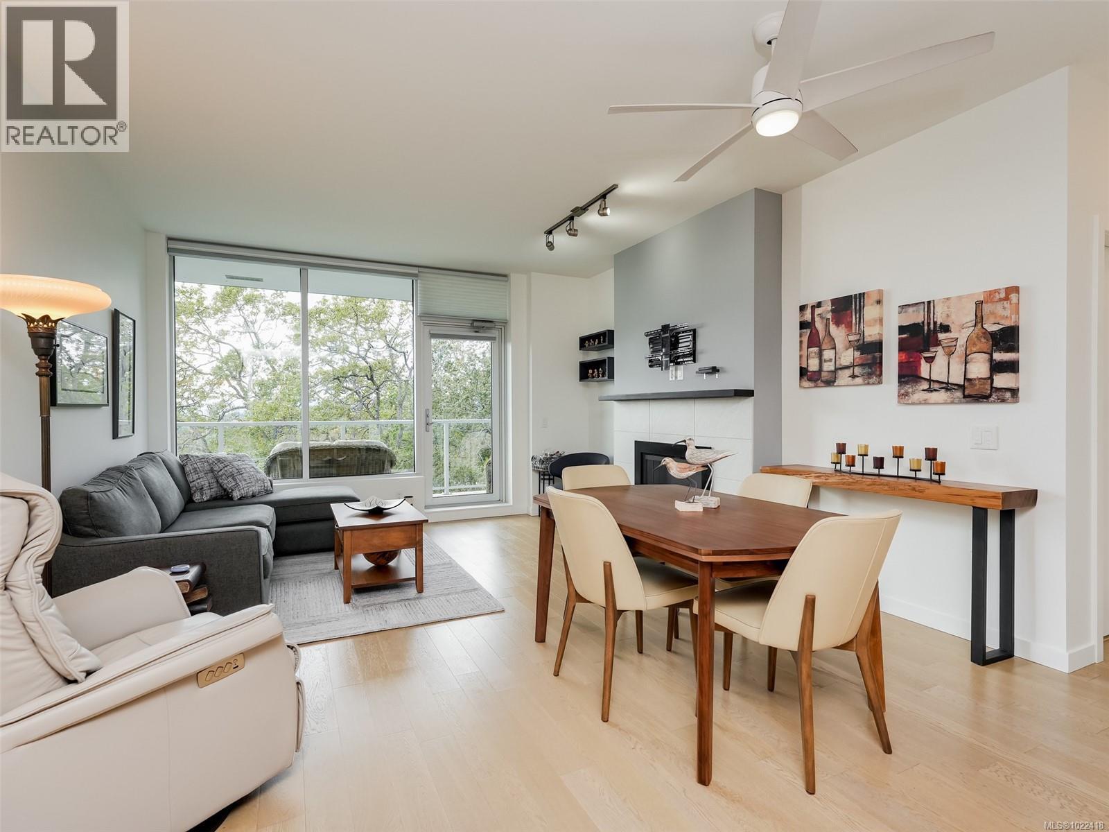 603 4009 Rainbow Hill Lane, Saanich