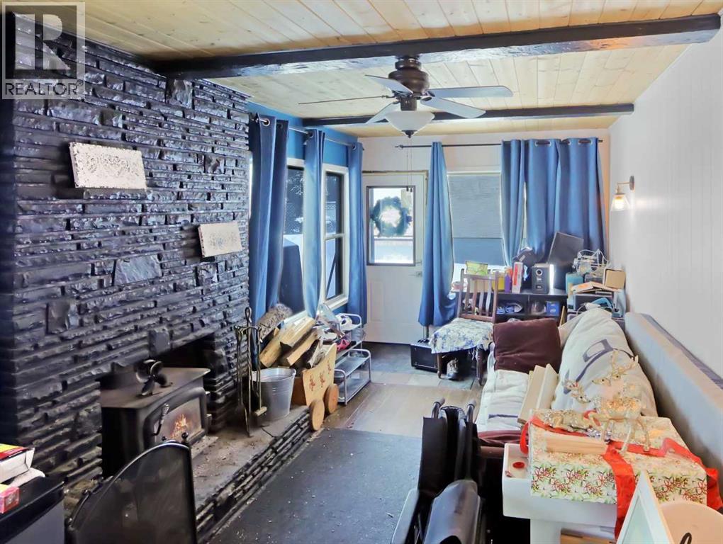 813 13th Street - Photo 3 of 29, Canmore, Alberta