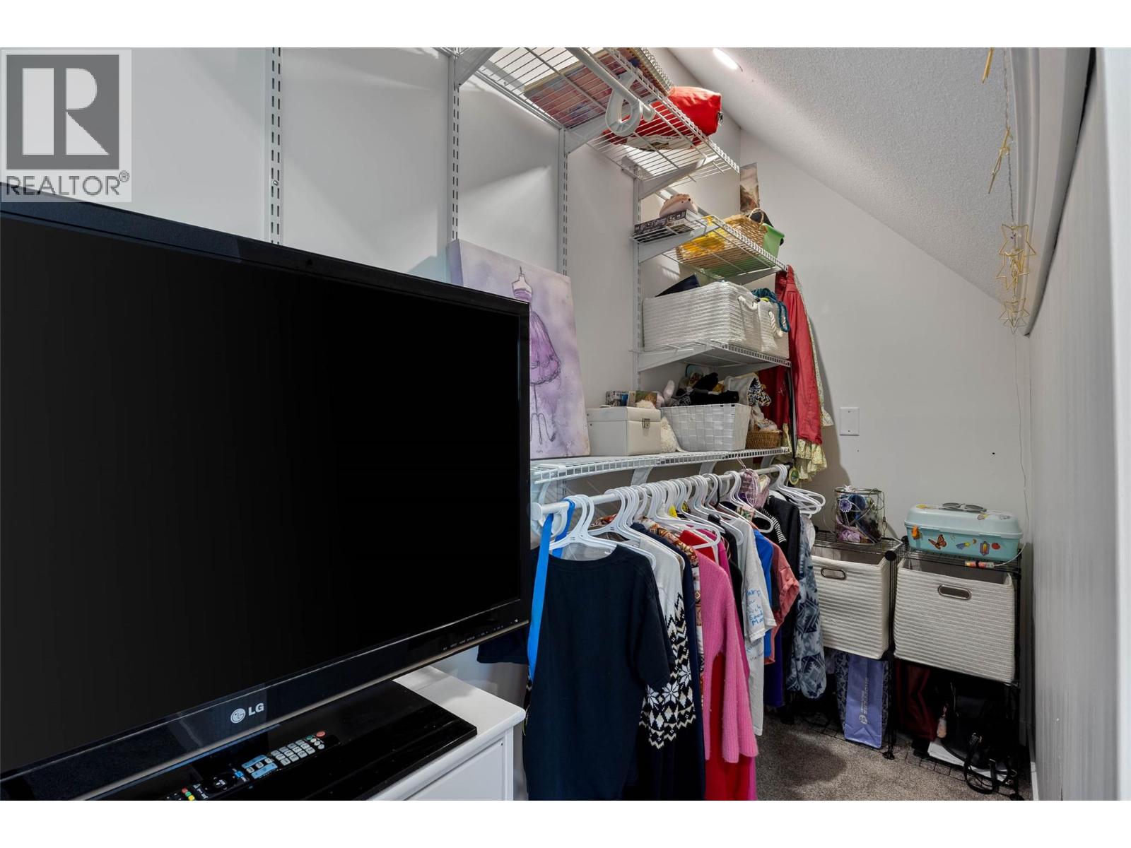 3060 MAQUINNA Road, Kamloops