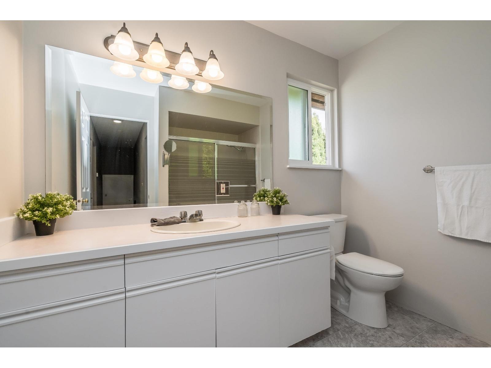 19934 45A AVENUE, Langley