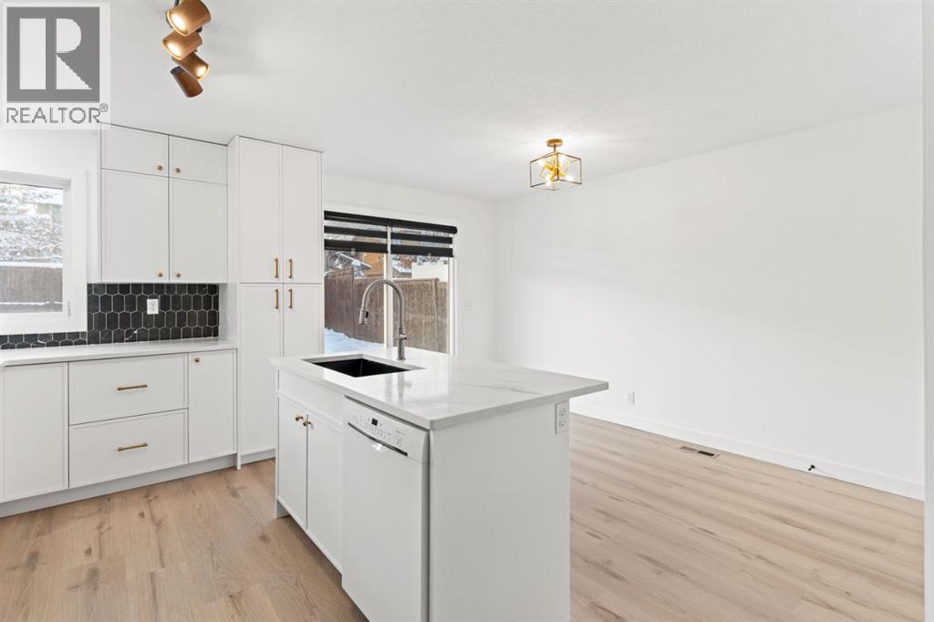 Single Family House for Sale in  Macewan Glen Close NW MacEwan Glen Calgary 