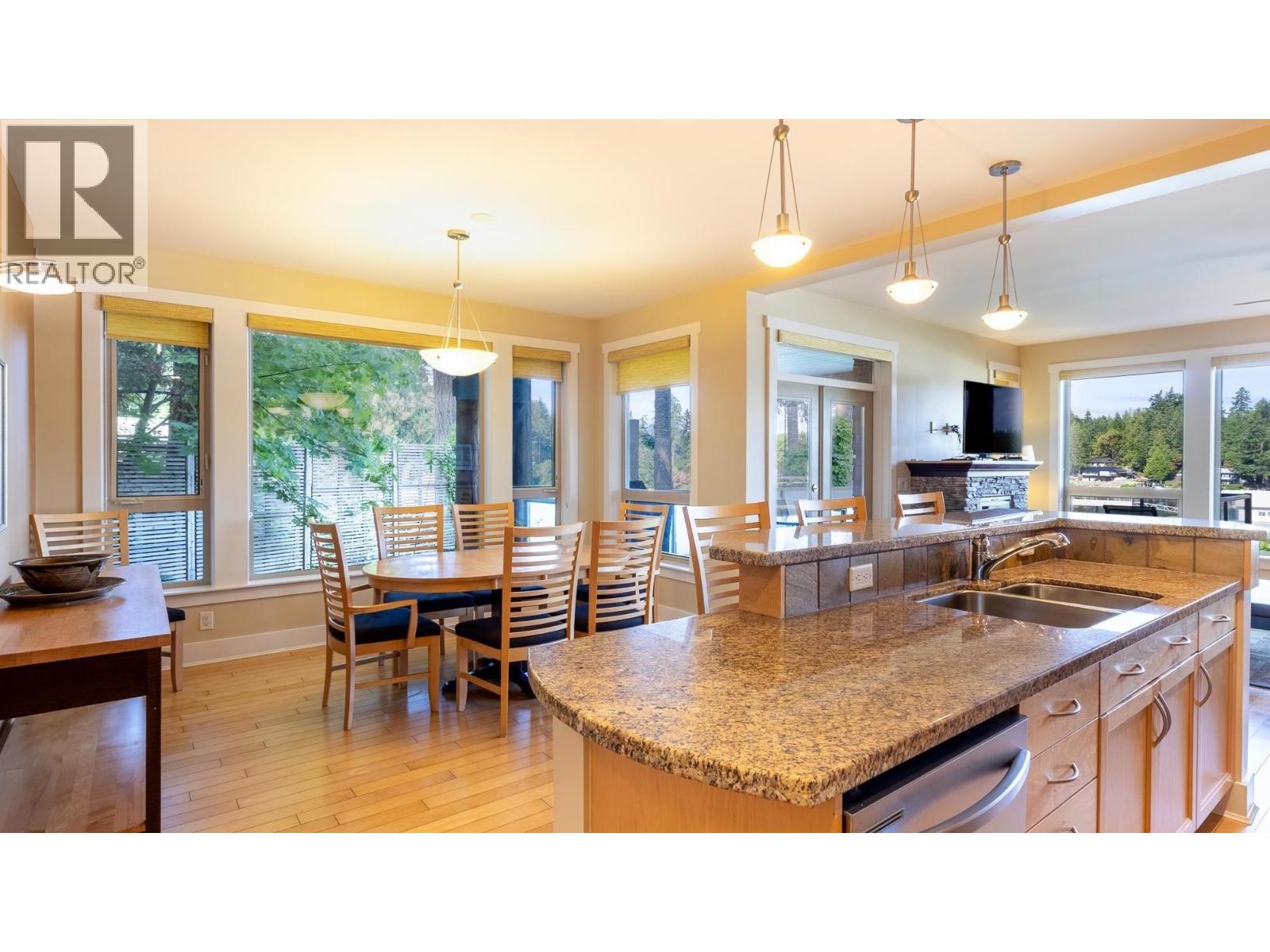 1D 12849 LAGOON ROAD, Madeira Park