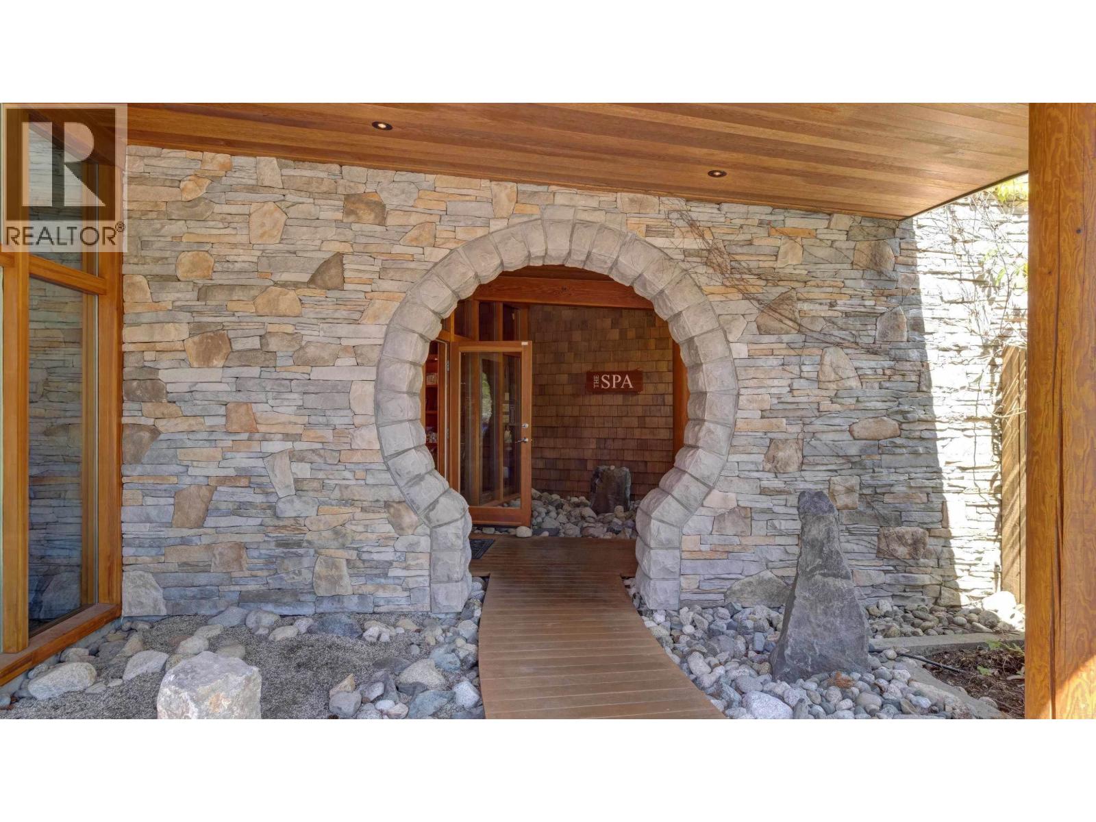 1D 12849 LAGOON ROAD, Madeira Park