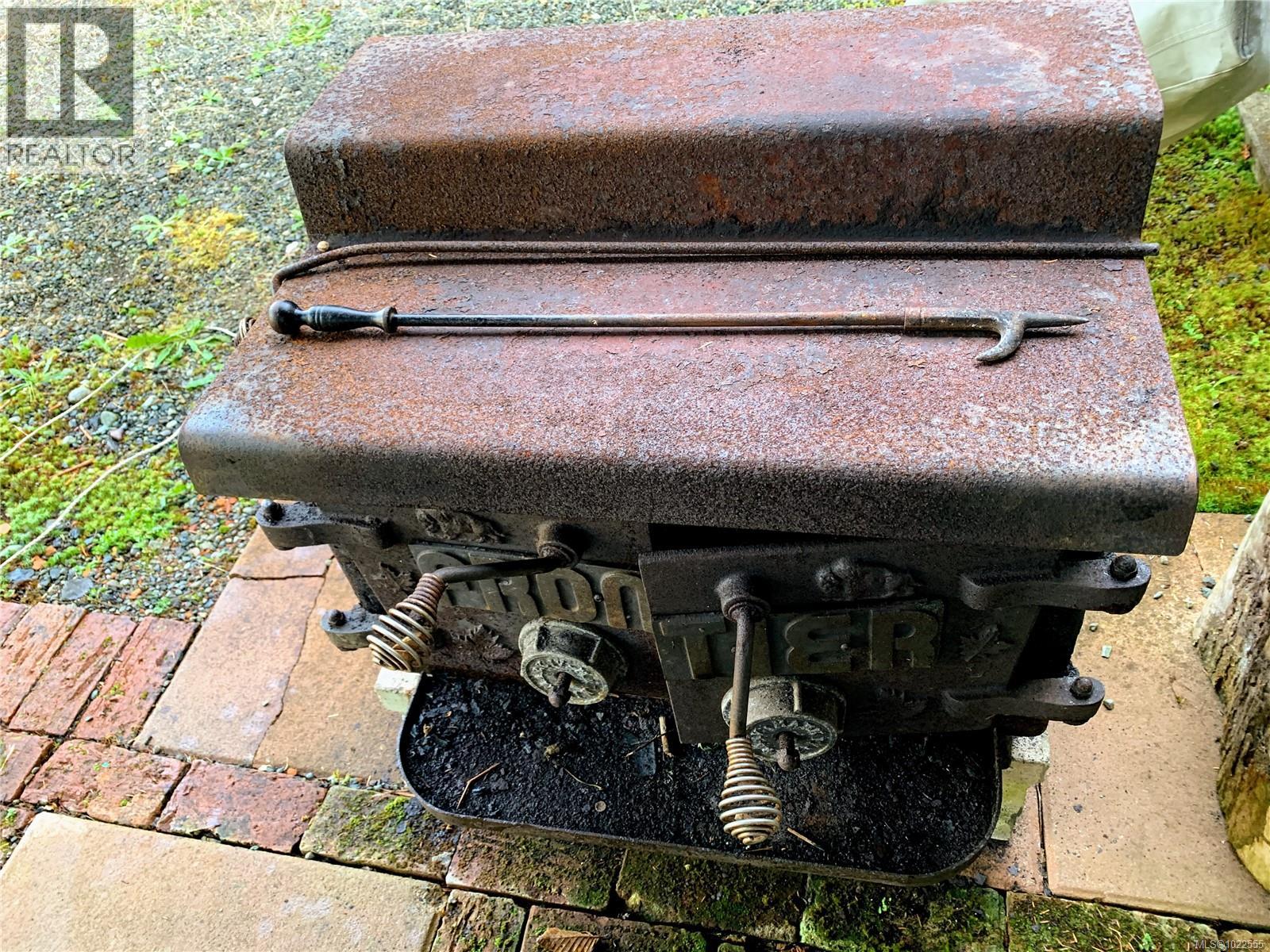 29 6240 Cerantes Rd, Port Renfrew