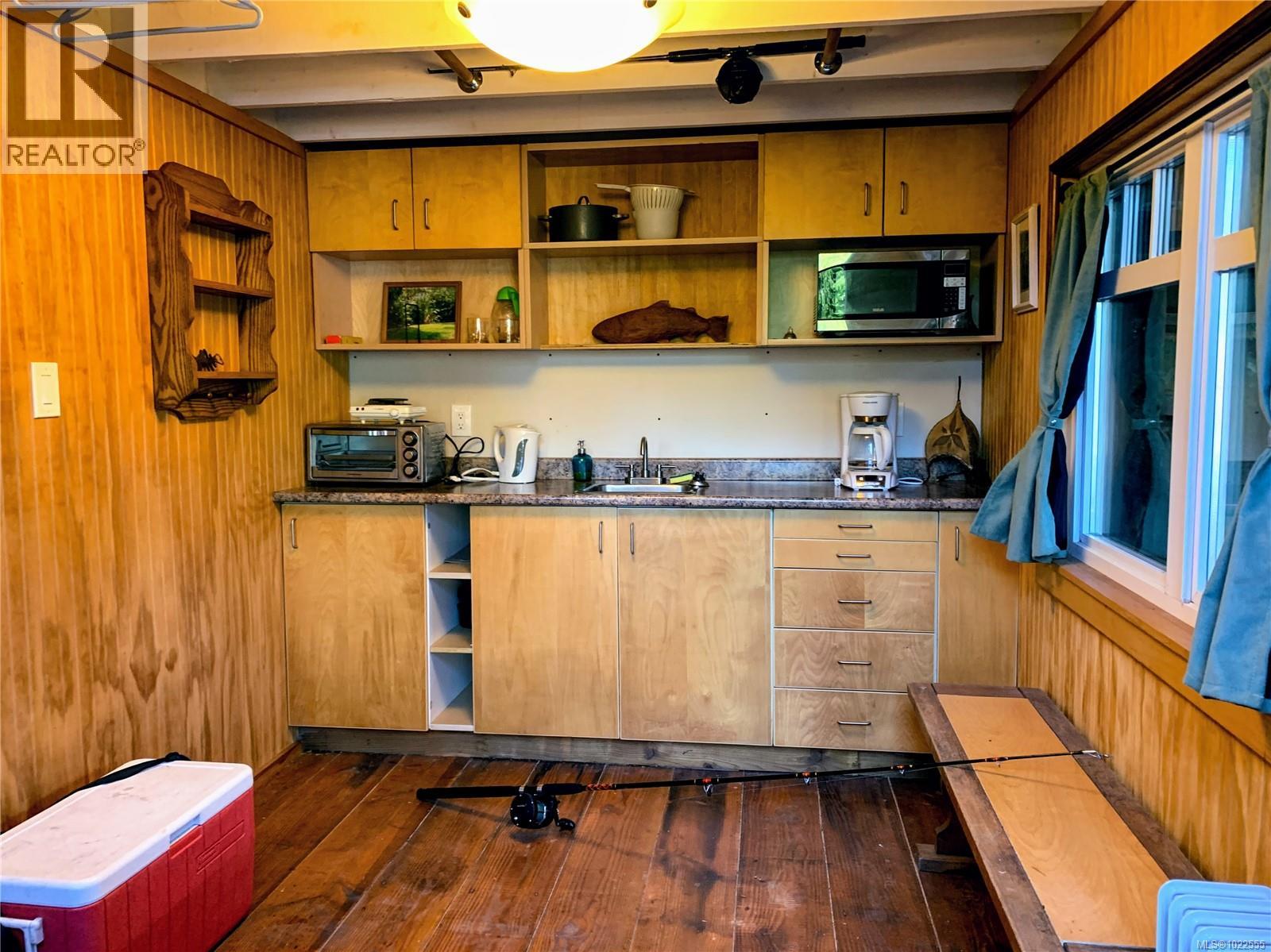 29 6240 Cerantes Rd, Port Renfrew