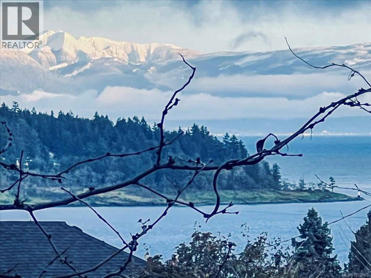 211 770 Poplar St, Nanaimo